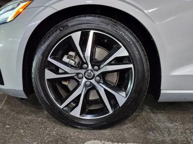 2023 Volvo S60 B5 Core Dark Theme