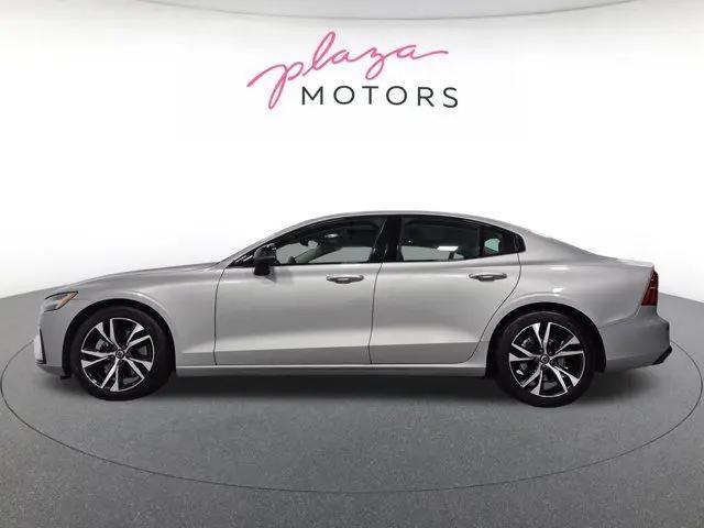 2023 Volvo S60 B5 Core Dark Theme