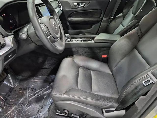 2023 Volvo S60 B5 Core Dark Theme