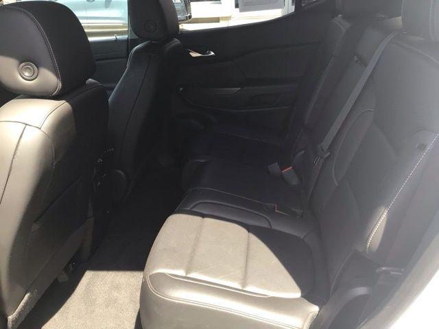 2023 GMC Acadia AWD SLT