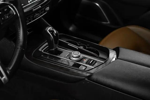 2018 Maserati Levante Standard