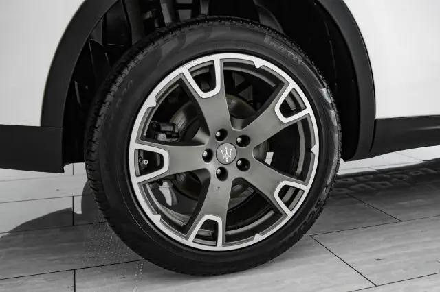 2018 Maserati Levante Standard