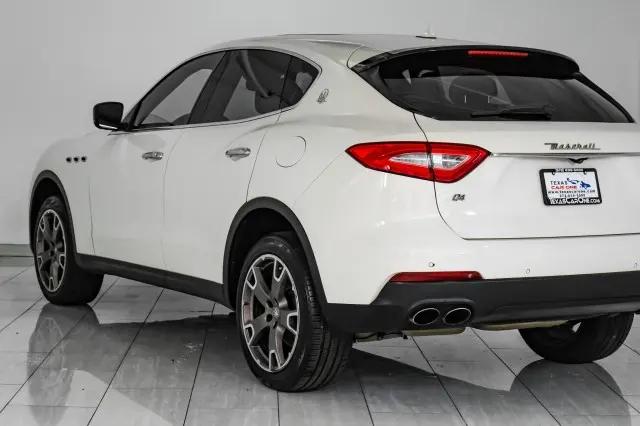 2018 Maserati Levante Standard