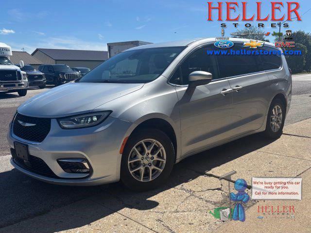 2023 Chrysler Pacifica Touring L for sale in El Paso, IL