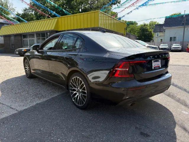 2020 Volvo S60 T5 Momentum