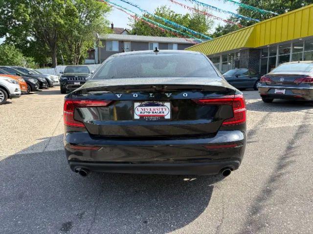 2020 Volvo S60 T5 Momentum