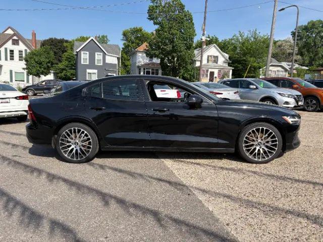 2020 Volvo S60 T5 Momentum
