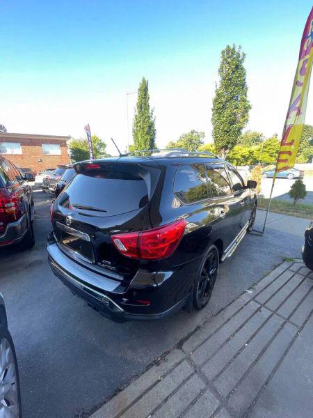 2017 Nissan Pathfinder Platinum