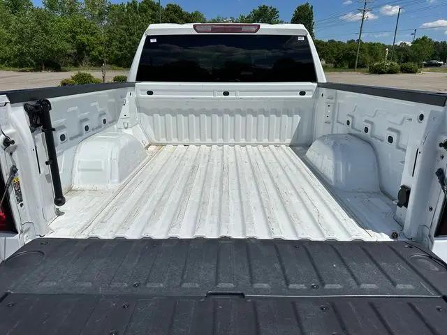 2024 GMC Sierra 1500 2WD Crew Cab Short Box SLT