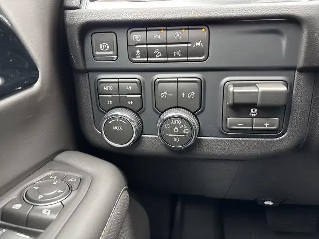 2026 Chevrolet Suburban Premier, 4WD