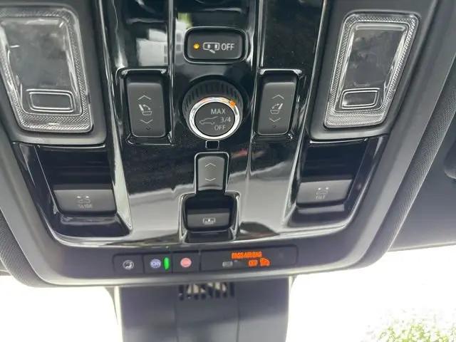 2026 Chevrolet Suburban Premier, 4WD