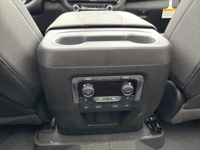 2026 Chevrolet Suburban Premier, 4WD
