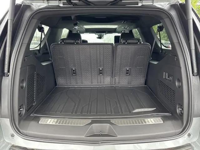 2026 Chevrolet Suburban Premier, 4WD