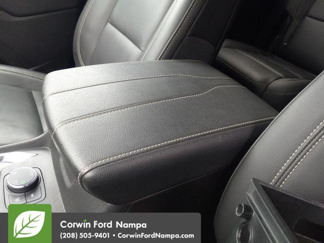 2023 Chevrolet Traverse AWD LT Leather