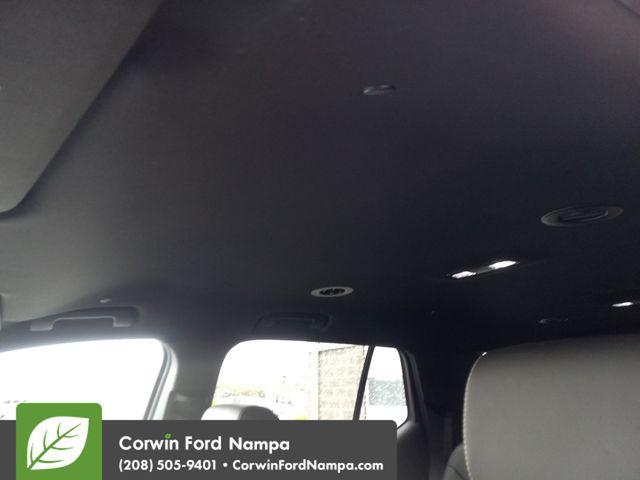 2023 Chevrolet Traverse AWD LT Leather