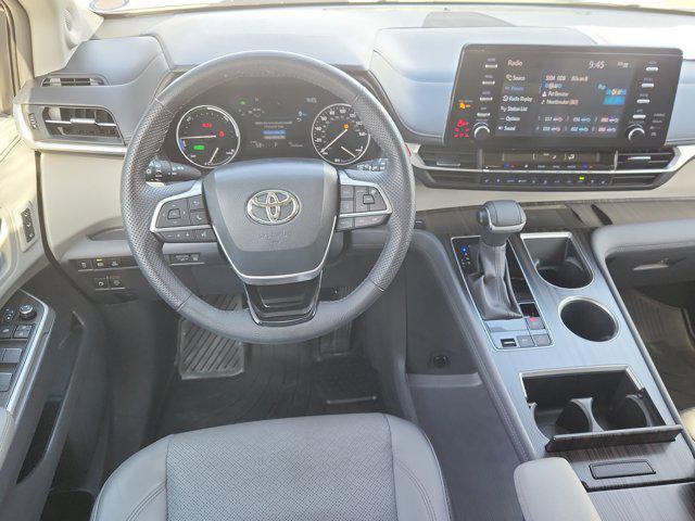 2023 Toyota Sienna Limited