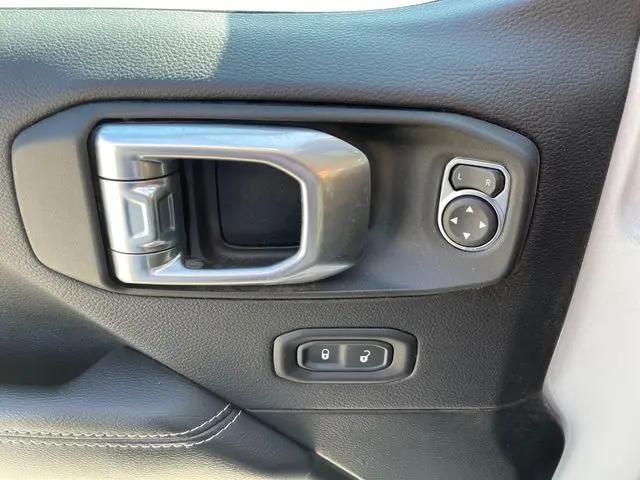2022 Jeep Wrangler Unlimited Sahara 4x4