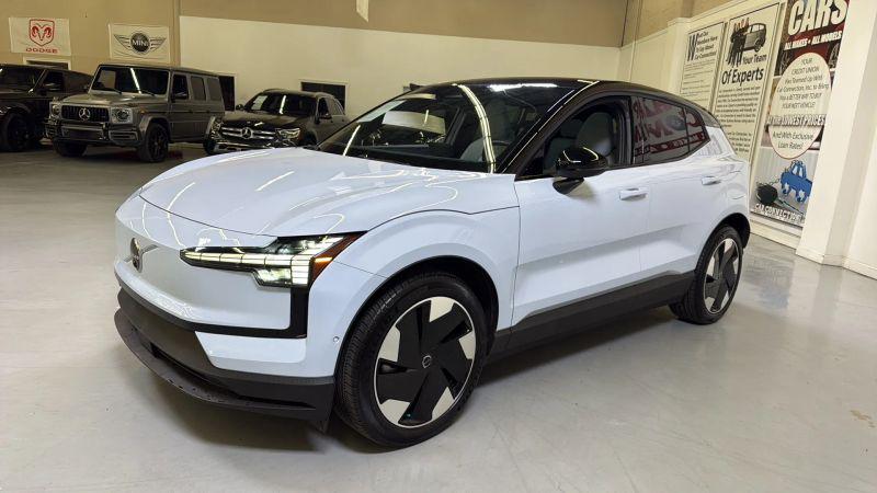 2025 Volvo EX30 Ultra Twin Motor Performance, Fully electric
