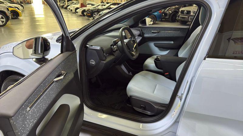 2025 Volvo EX30 Ultra Twin Motor Performance, Fully electric