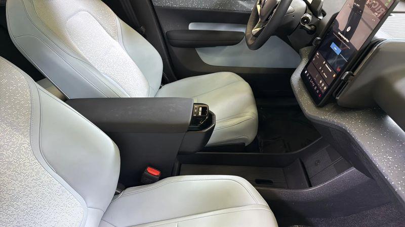 2025 Volvo EX30 Ultra Twin Motor Performance, Fully electric
