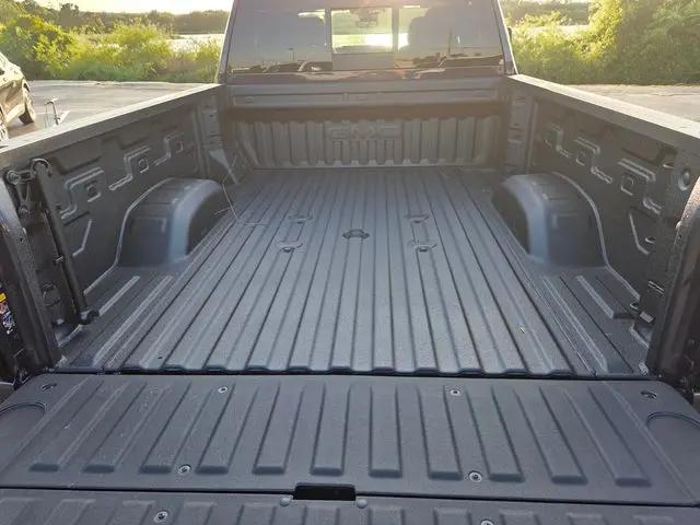 2026 GMC Sierra 2500HD Crew Cab, Standard Bed, Denali Ultimate, 4WD