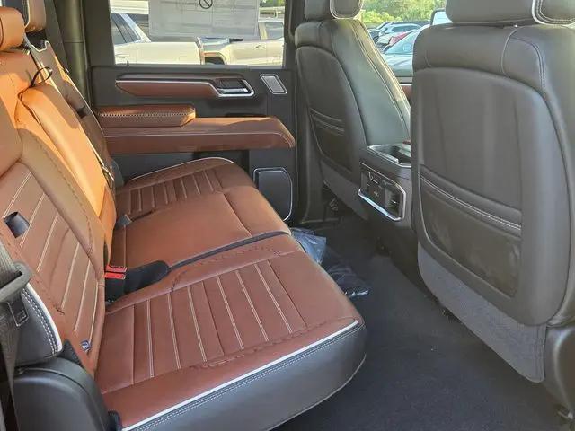 2026 GMC Sierra 2500HD Crew Cab, Standard Bed, Denali Ultimate, 4WD