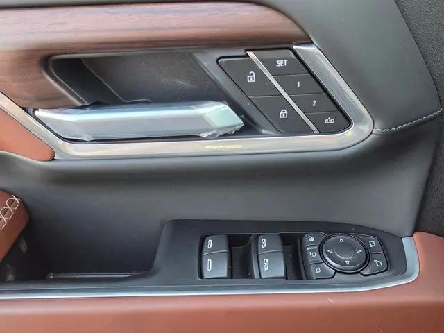 2026 GMC Sierra 2500HD Crew Cab, Standard Bed, Denali Ultimate, 4WD