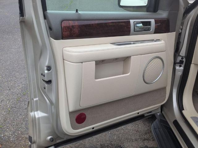 2004 Lincoln Navigator Luxury