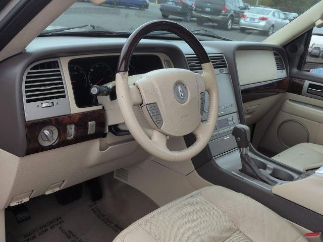 2004 Lincoln Navigator Luxury
