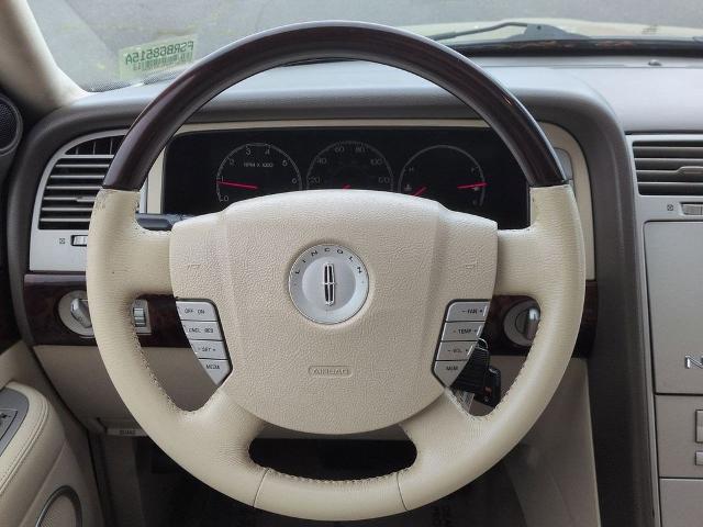 2004 Lincoln Navigator Luxury