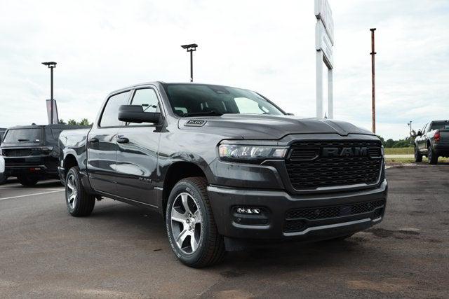 2026 RAM Ram 1500 RAM 1500 EXPRESS CREW CAB 4X2 57 BOX