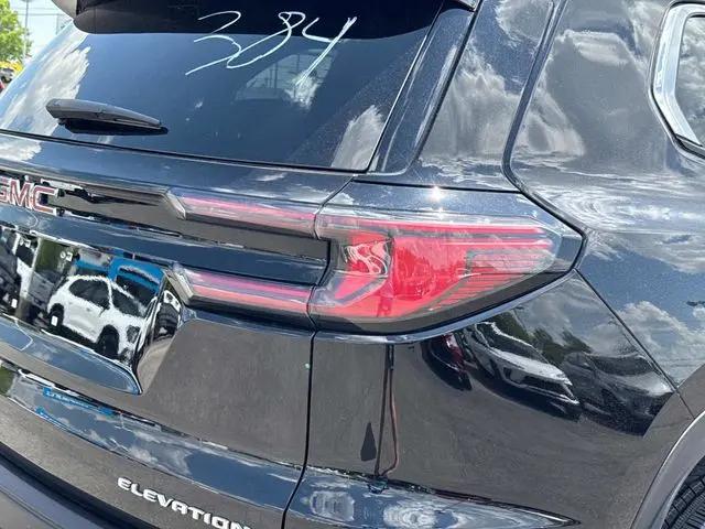 2026 GMC Acadia Elevation FWD
