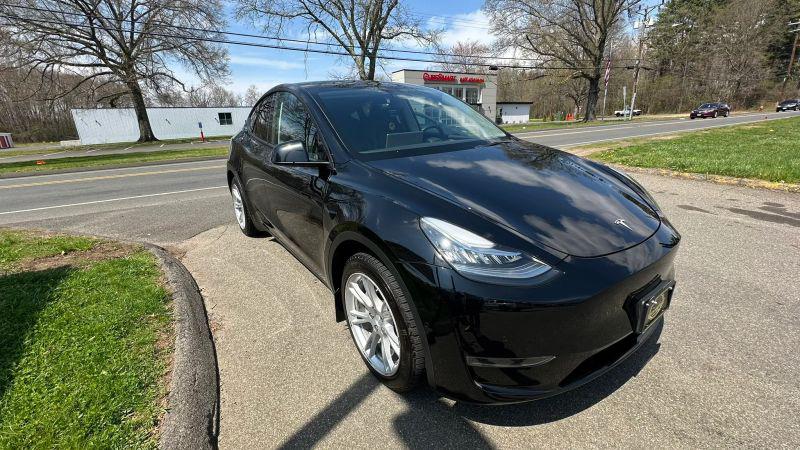 2022 Tesla Model Y Long Range Dual Motor All-Wheel Drive