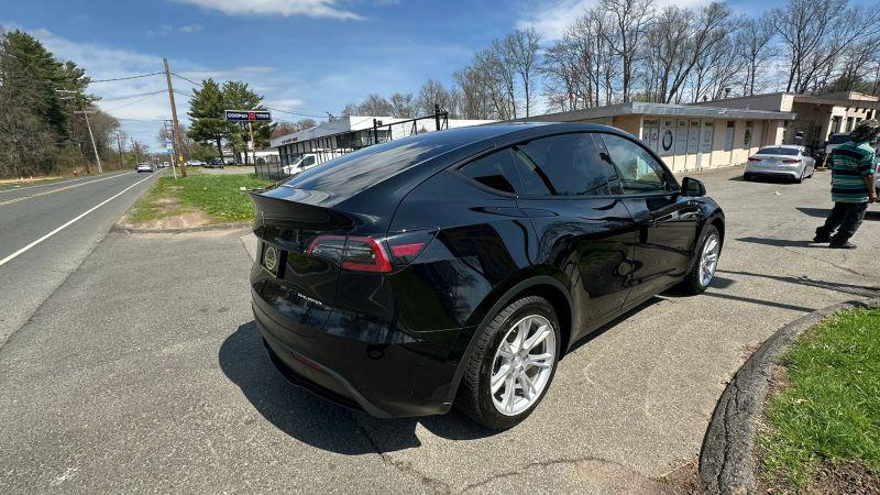 2022 Tesla Model Y Long Range Dual Motor All-Wheel Drive