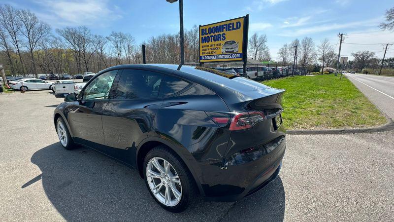 2022 Tesla Model Y Long Range Dual Motor All-Wheel Drive