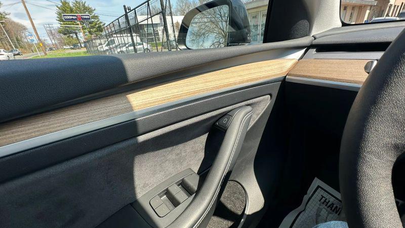 2022 Tesla Model Y Long Range Dual Motor All-Wheel Drive