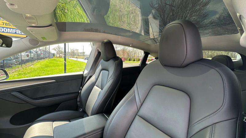 2022 Tesla Model Y Long Range Dual Motor All-Wheel Drive