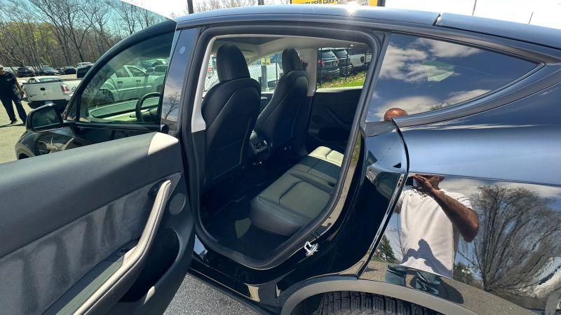 2022 Tesla Model Y Long Range Dual Motor All-Wheel Drive