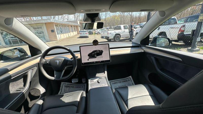 2022 Tesla Model Y Long Range Dual Motor All-Wheel Drive