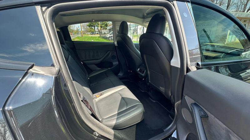 2022 Tesla Model Y Long Range Dual Motor All-Wheel Drive