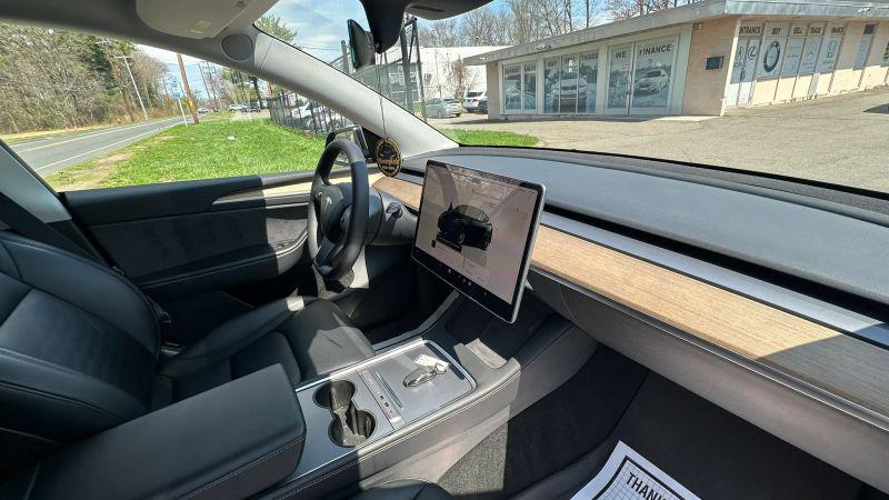 2022 Tesla Model Y Long Range Dual Motor All-Wheel Drive