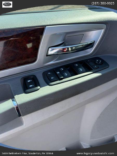 2010 Chrysler Town & Country Touring