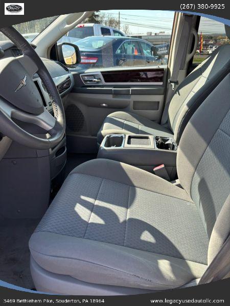 2010 Chrysler Town & Country Touring