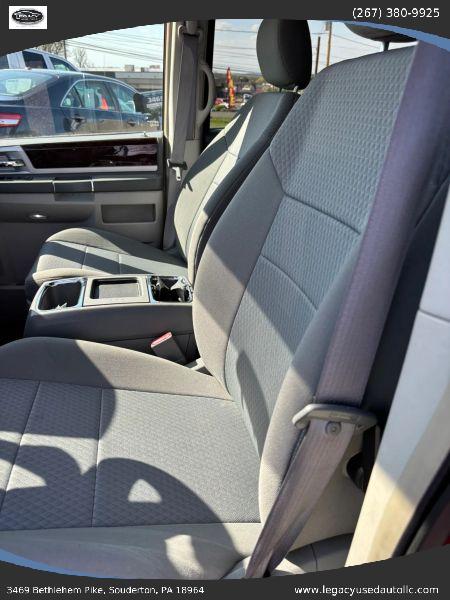 2010 Chrysler Town & Country Touring
