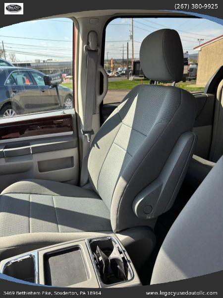 2010 Chrysler Town & Country Touring