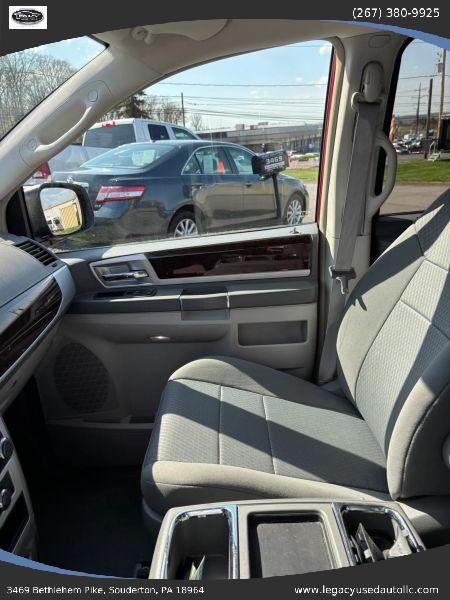 2010 Chrysler Town & Country Touring