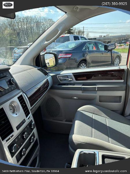 2010 Chrysler Town & Country Touring