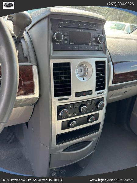 2010 Chrysler Town & Country Touring