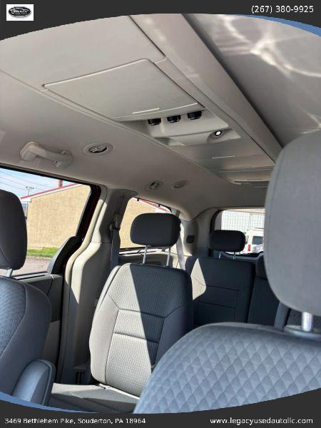 2010 Chrysler Town & Country Touring