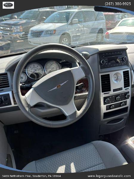 2010 Chrysler Town & Country Touring